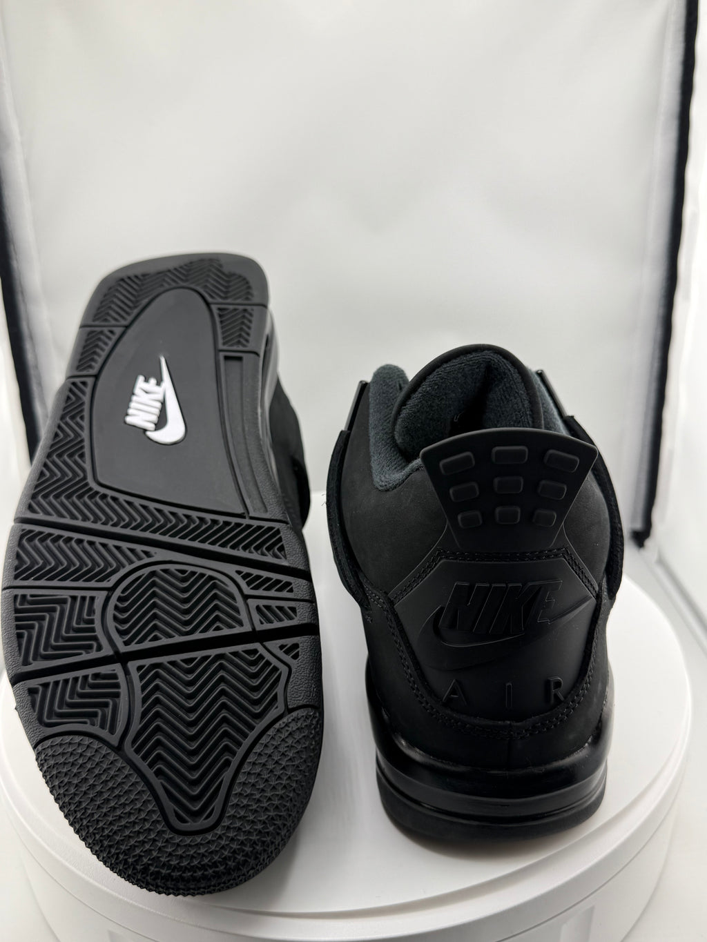 Jordan 4 black cat Sz 9.5