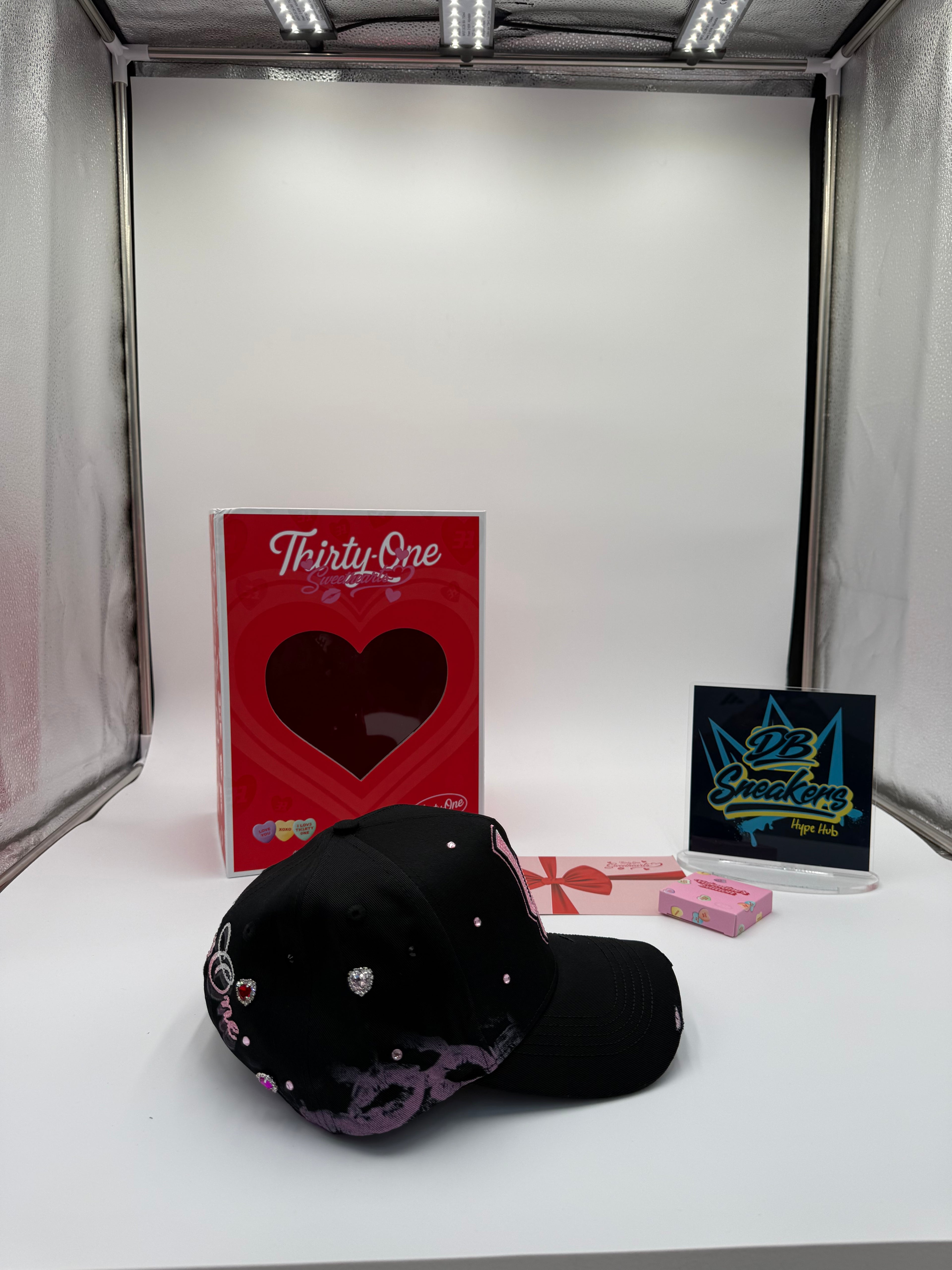 ThirtyOne Hats “XOXO”