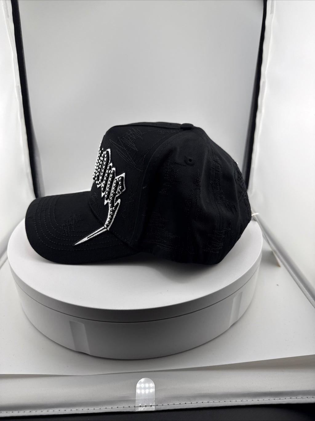 31 Hats “31 Vamp”