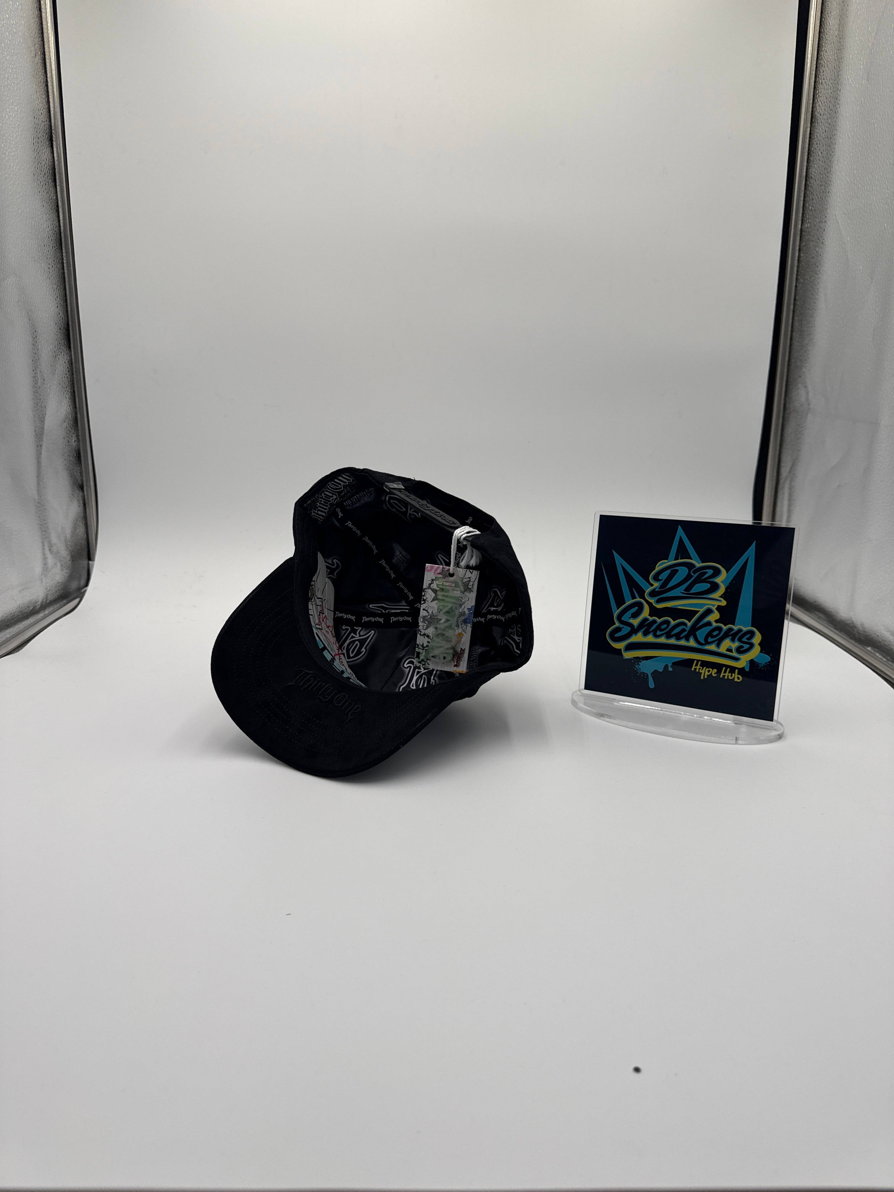 31 Hats “31 Vamp”