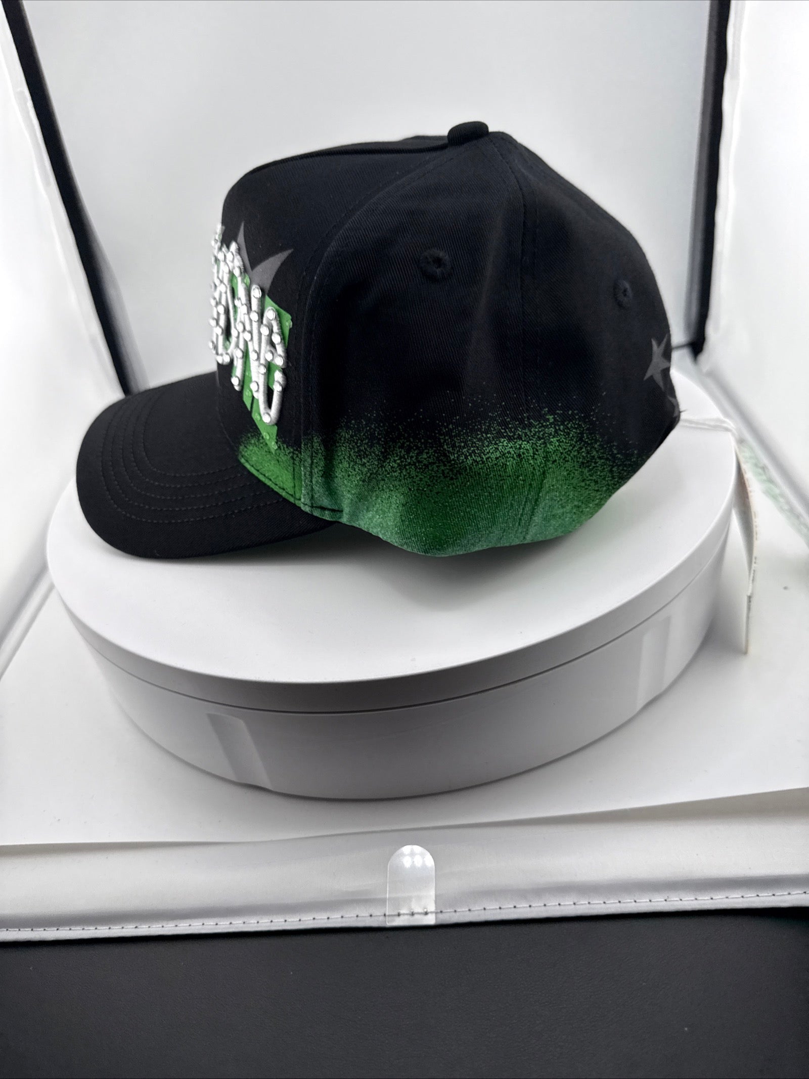 31 Hats “Starry Night”