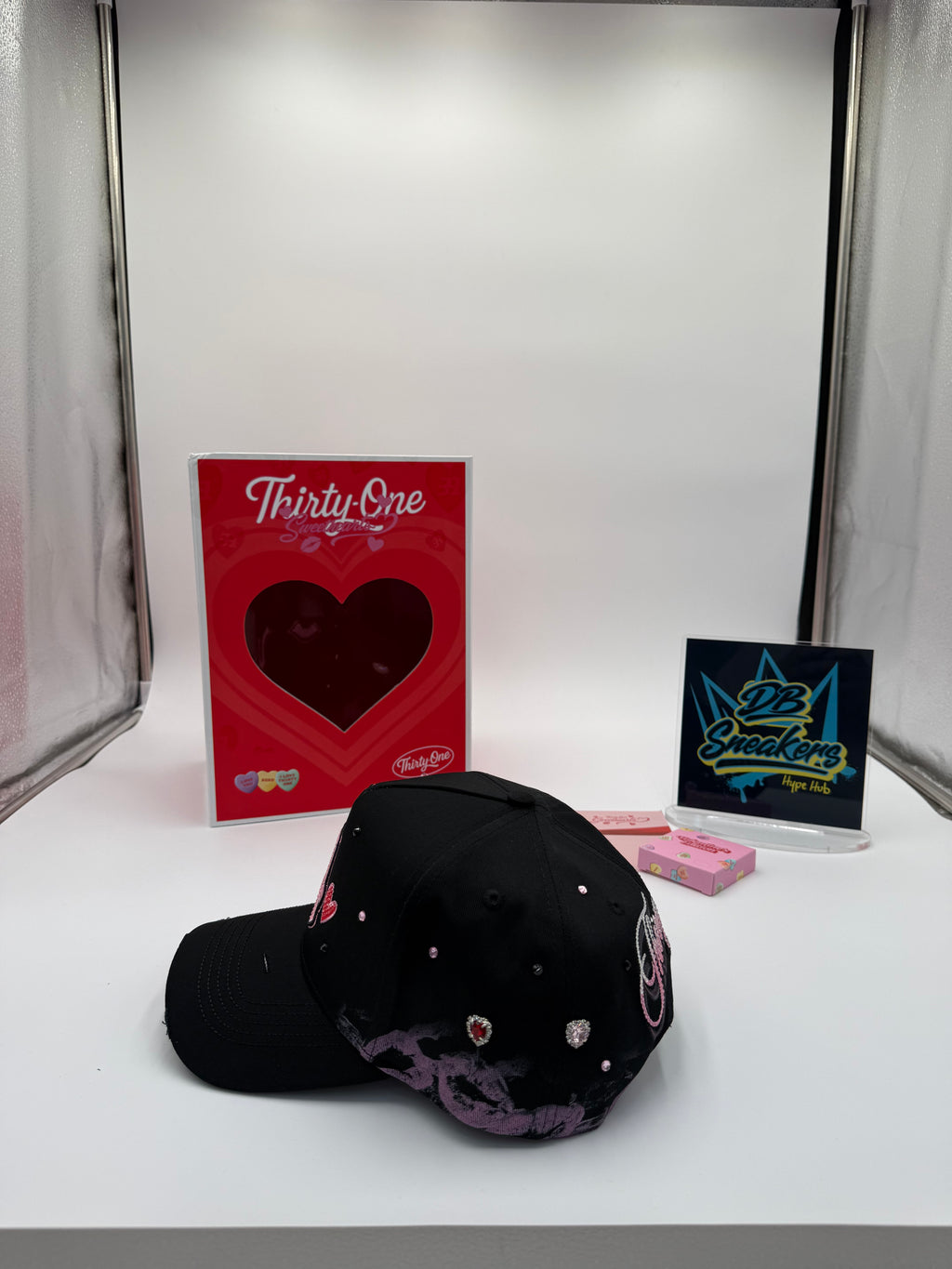 ThirtyOne Hats “XOXO”