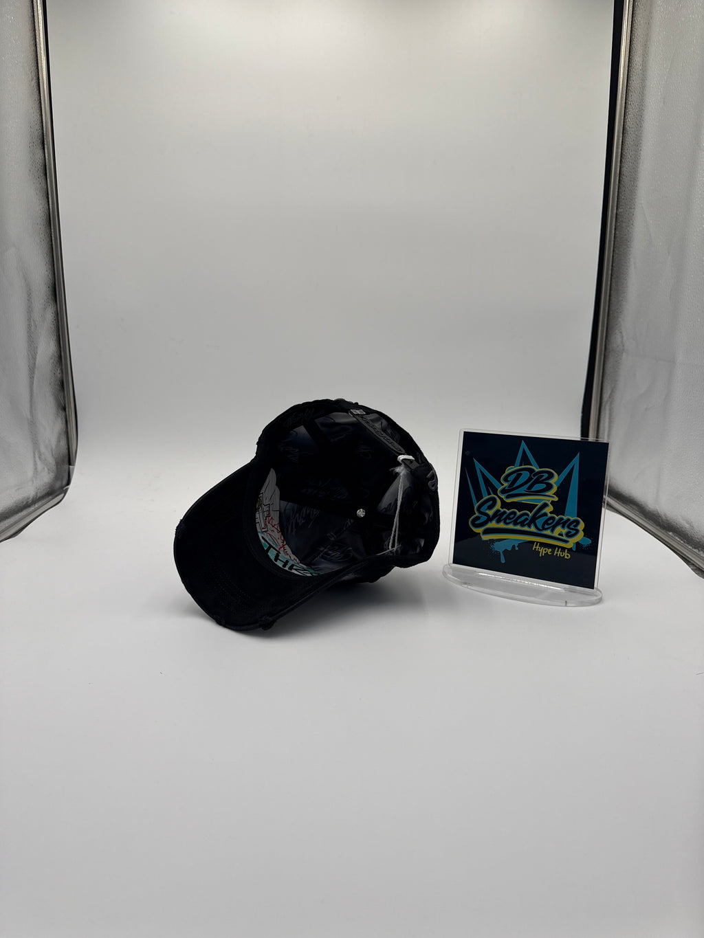 31 Hats fade-to-black (take Notes Drop)